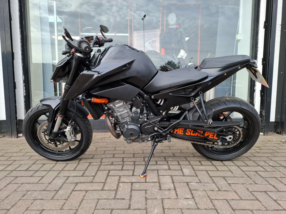 KTM 790 DUKE 18