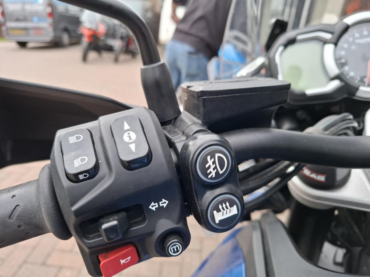 
								TRIUMPH TIGER EXPLORER XCX full									