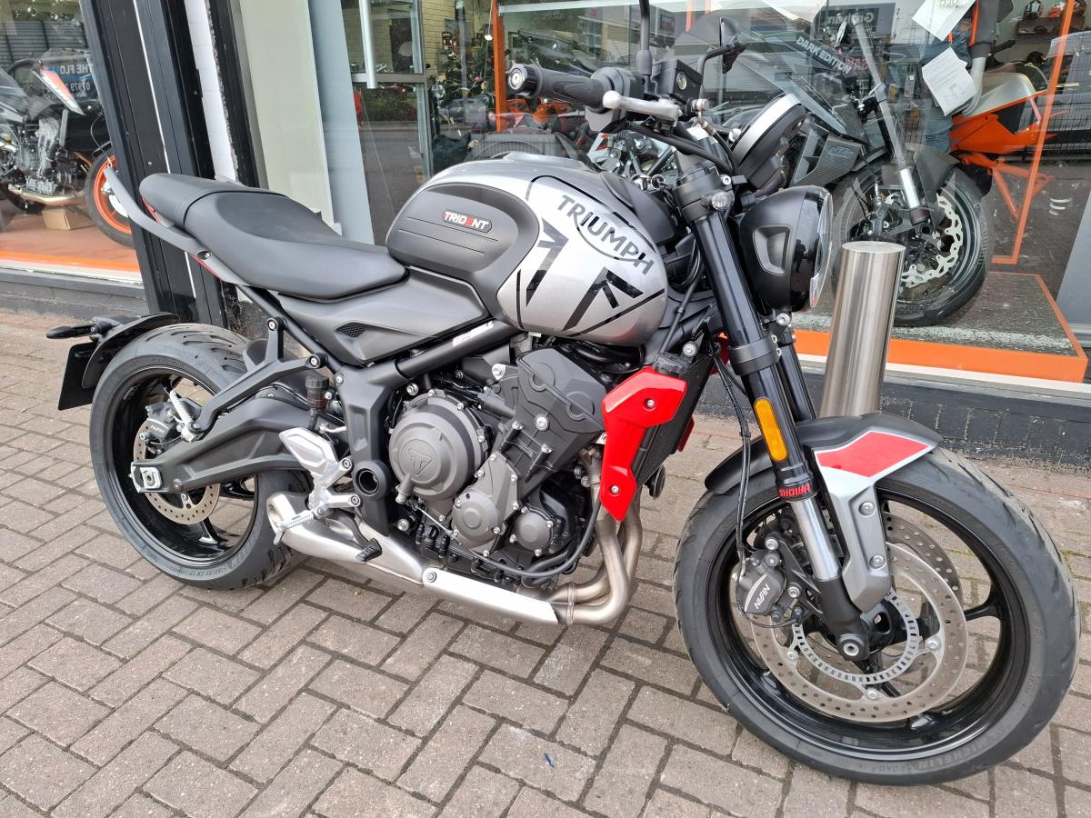 TRIUMPH TRIDENT