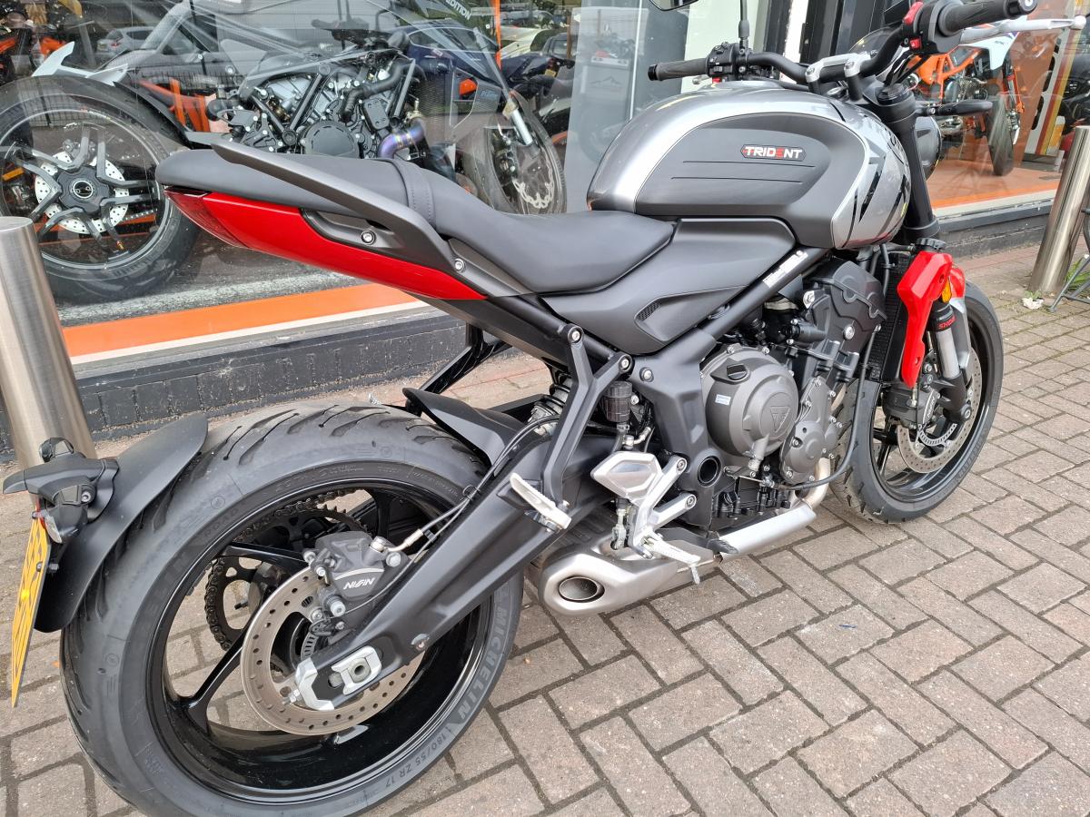 TRIUMPH TRIDENT