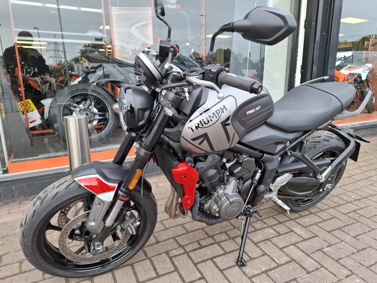 TRIUMPH TRIDENT