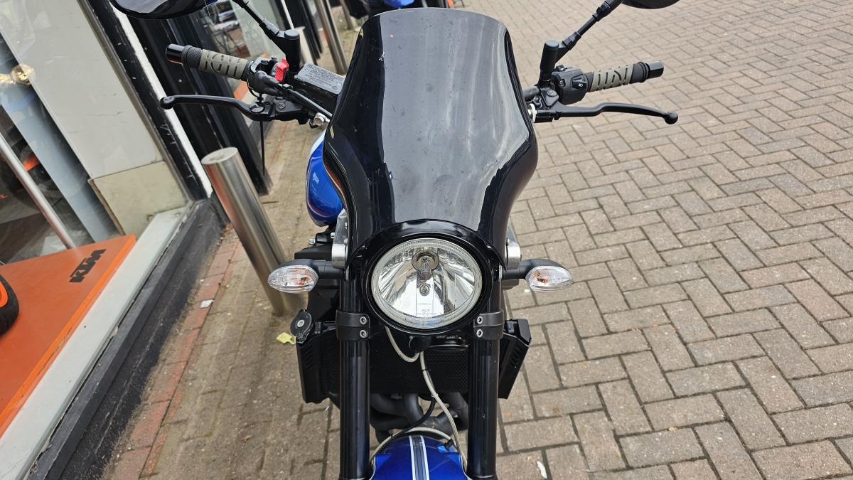 
								Yamaha XSR 900 ABS MTM 850 full									