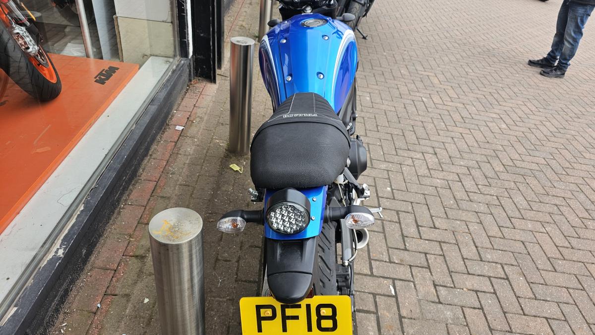 
								Yamaha XSR 900 ABS MTM 850 full									