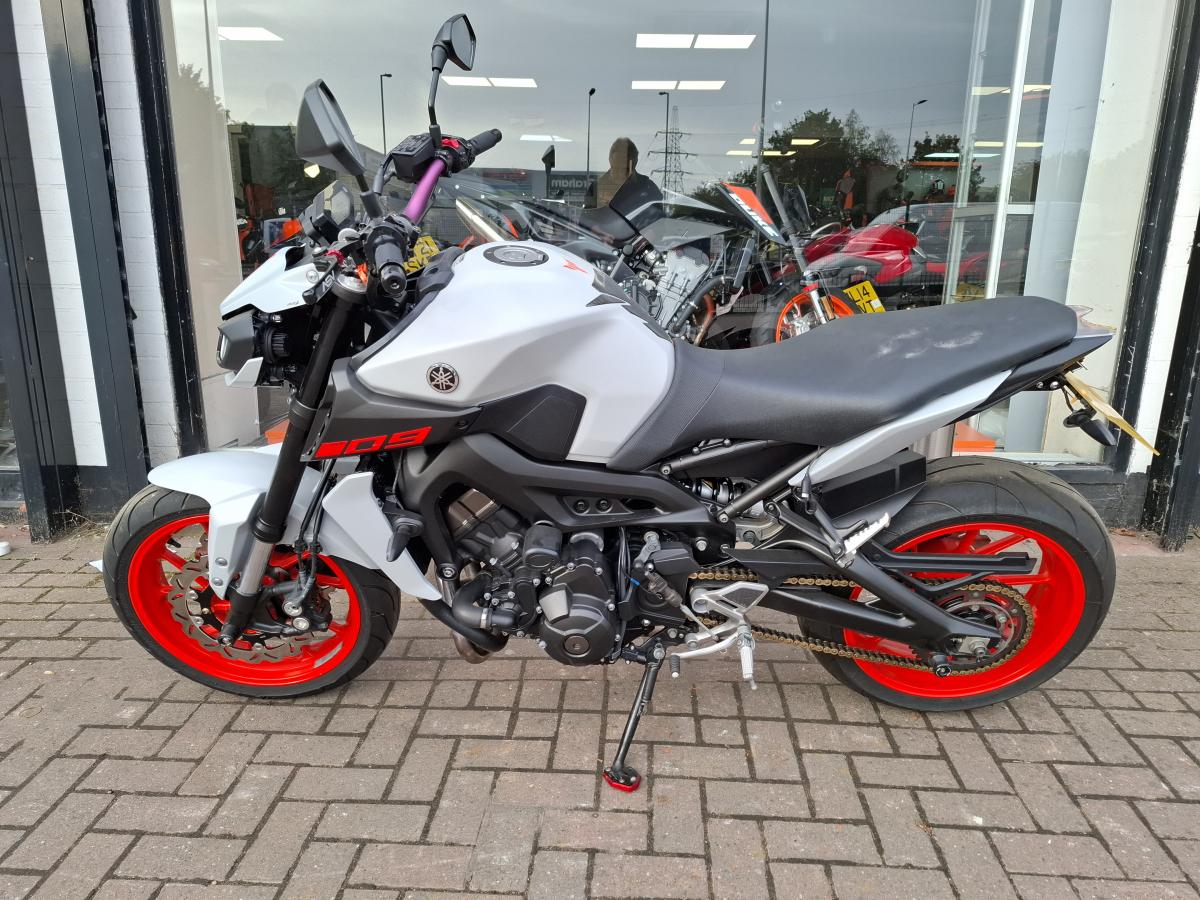 YAMAHA MT-09 ABS