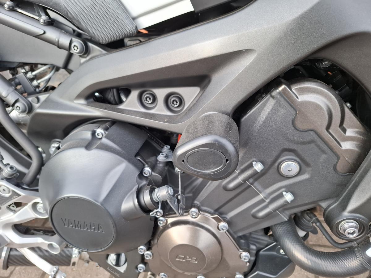 
								YAMAHA MT-09 ABS full									