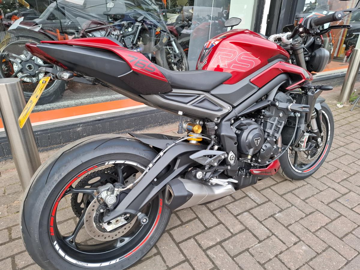 TRIUMPH STREET TRIPLE RS