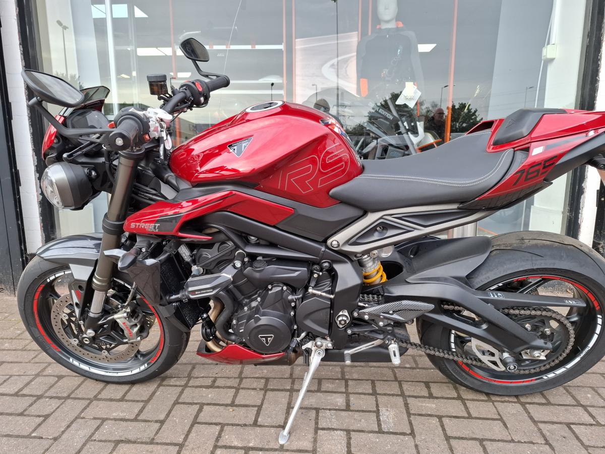 TRIUMPH STREET TRIPLE RS