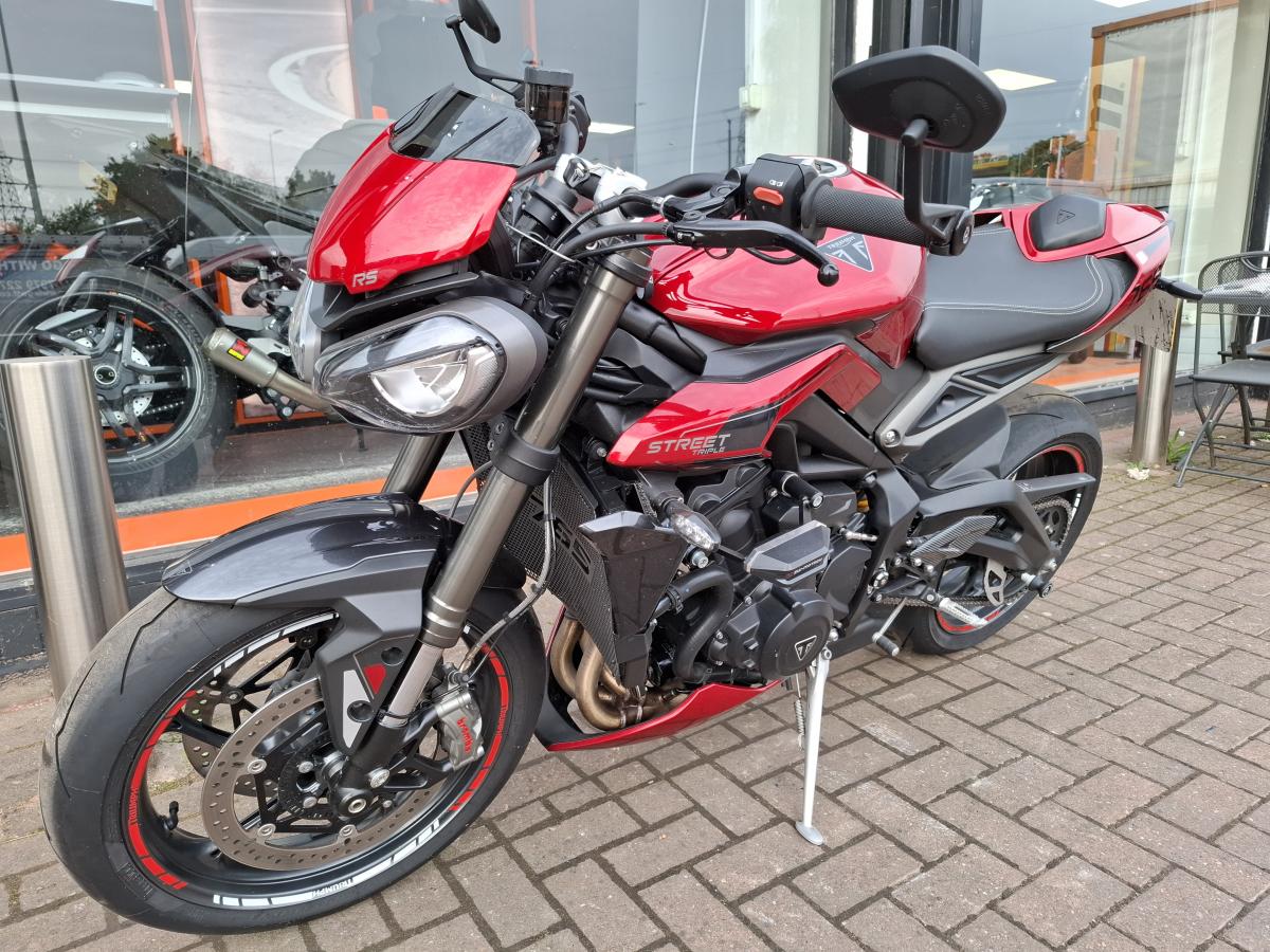 TRIUMPH STREET TRIPLE RS