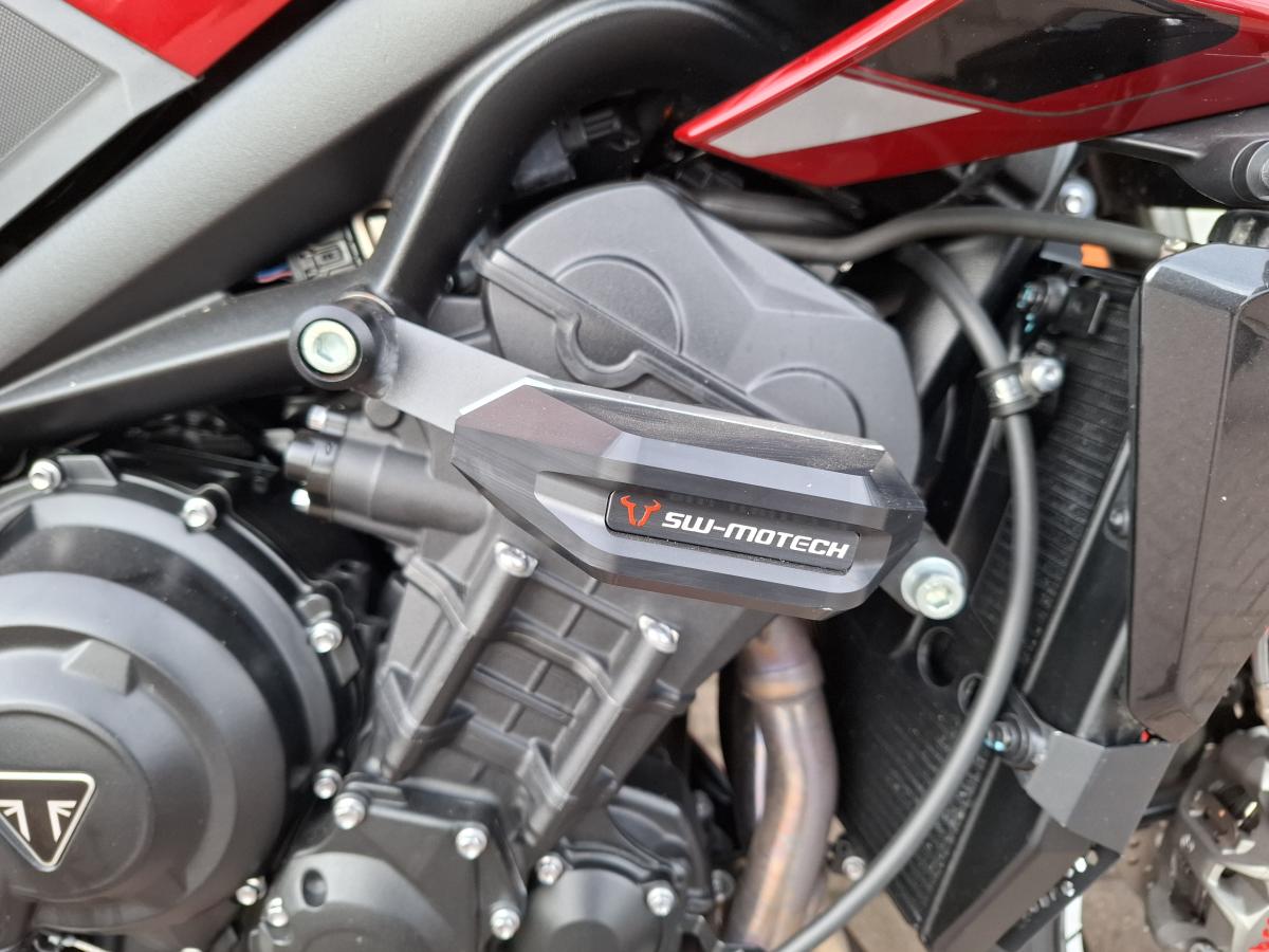 
								TRIUMPH STREET TRIPLE RS full									
