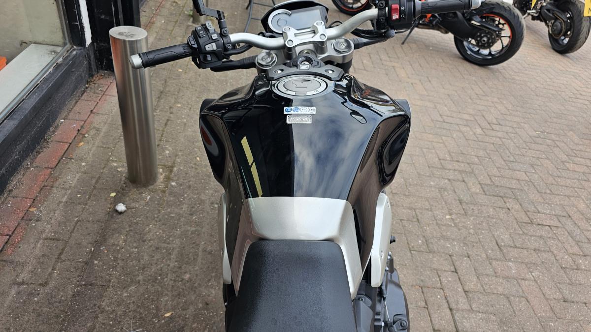 
								HONDA CB 1000 RA-C full									