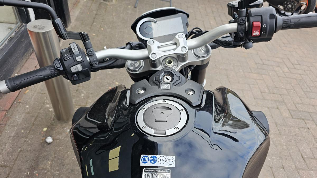 
								HONDA CB 1000 RA-C full									