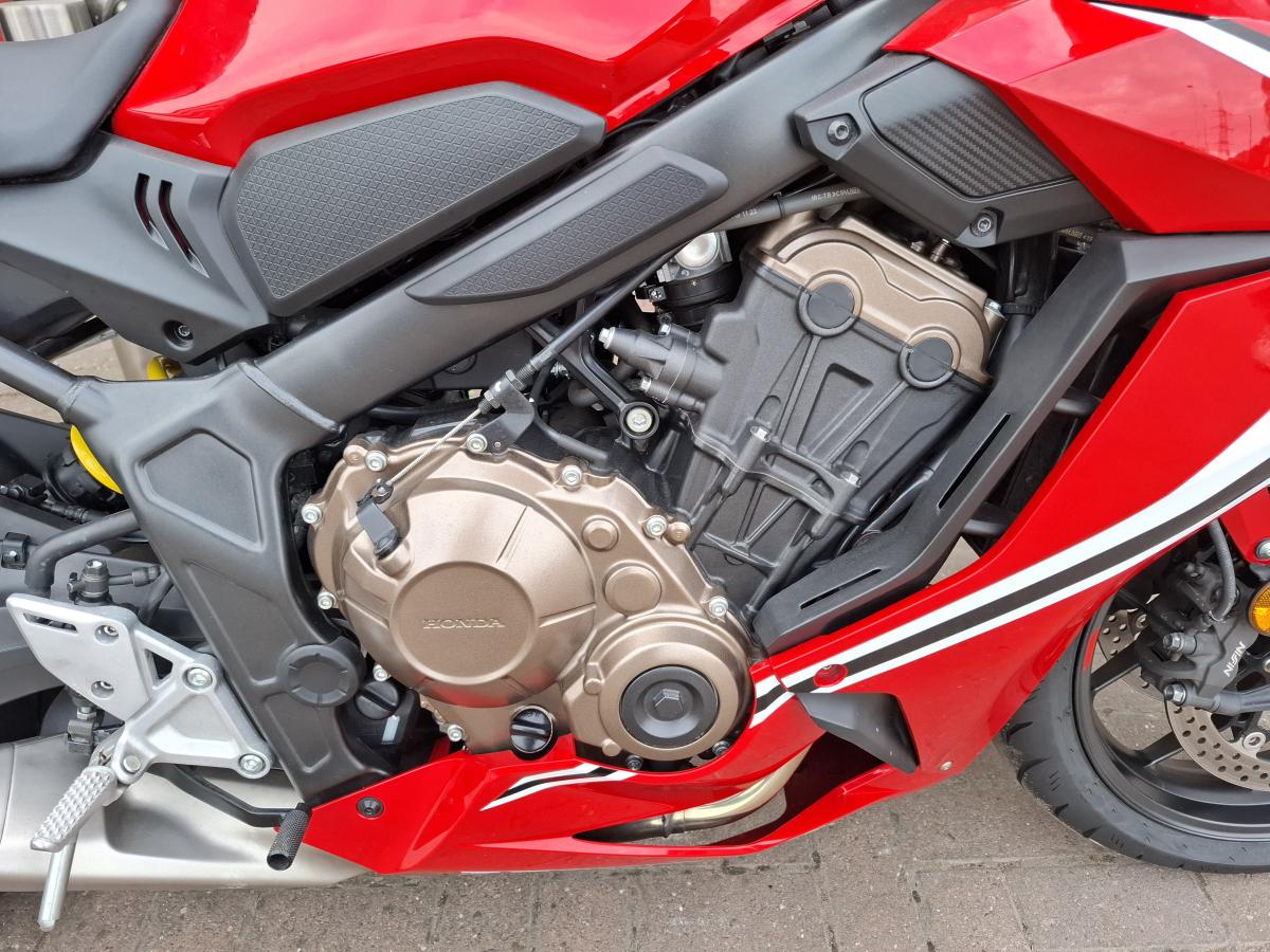 
								Honda CBR 650 RA-K full									