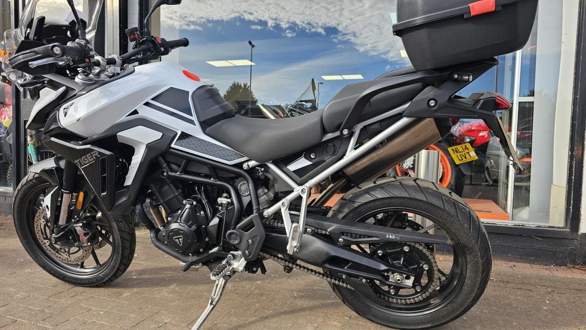 
								Triumph TIGER 900 GT full									