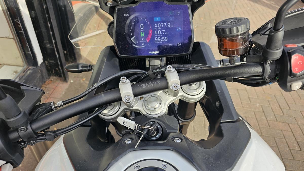 
								Triumph TIGER 900 GT full									