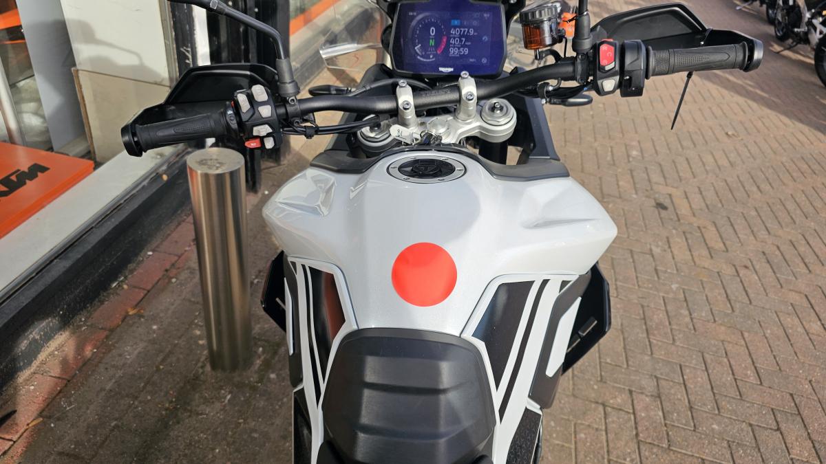 
								Triumph TIGER 900 GT full									