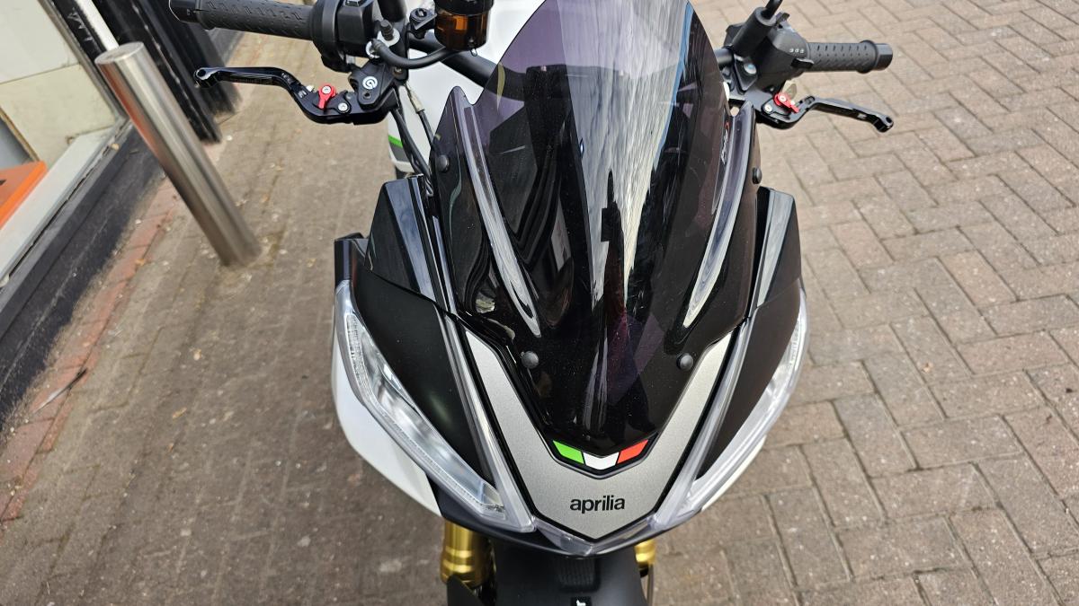 
								APRILIA TUONO V4 1100 full									