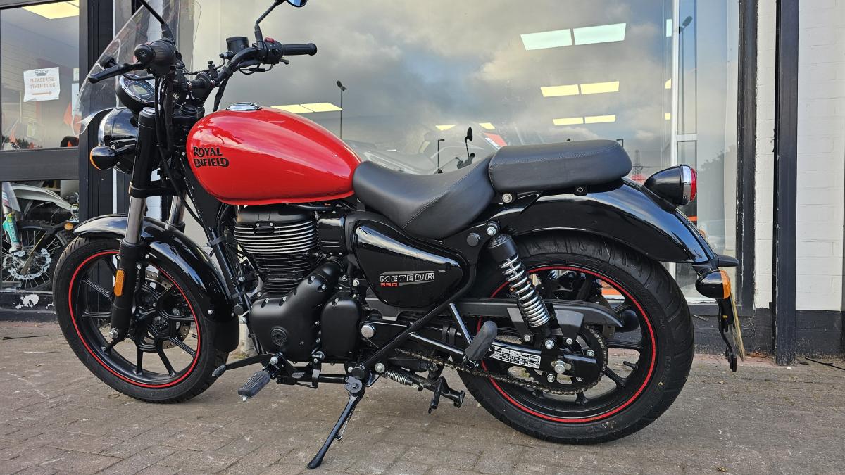 
								Royal Enfield METEOR 350 E5 full									