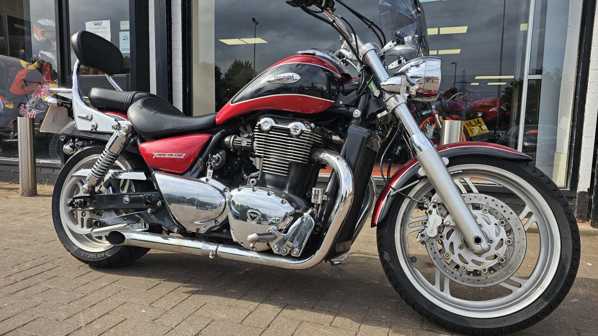 TRIUMPH THUNDERBIRD 1600
