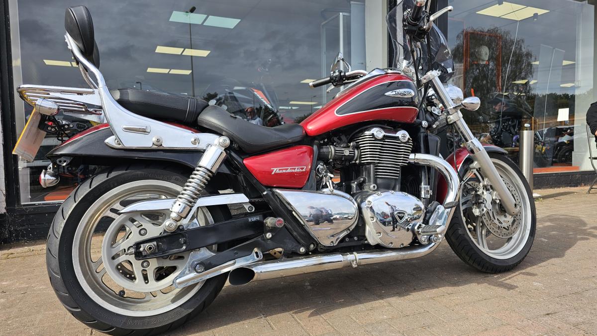 TRIUMPH THUNDERBIRD 1600