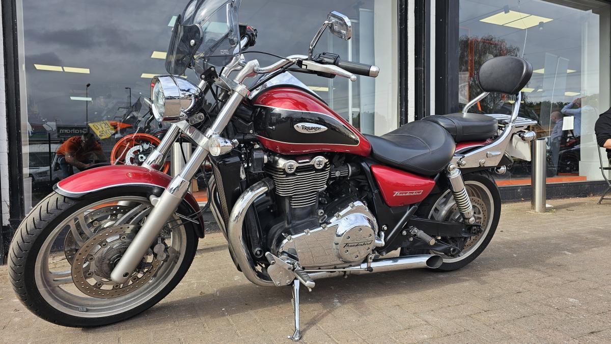 TRIUMPH THUNDERBIRD 1600