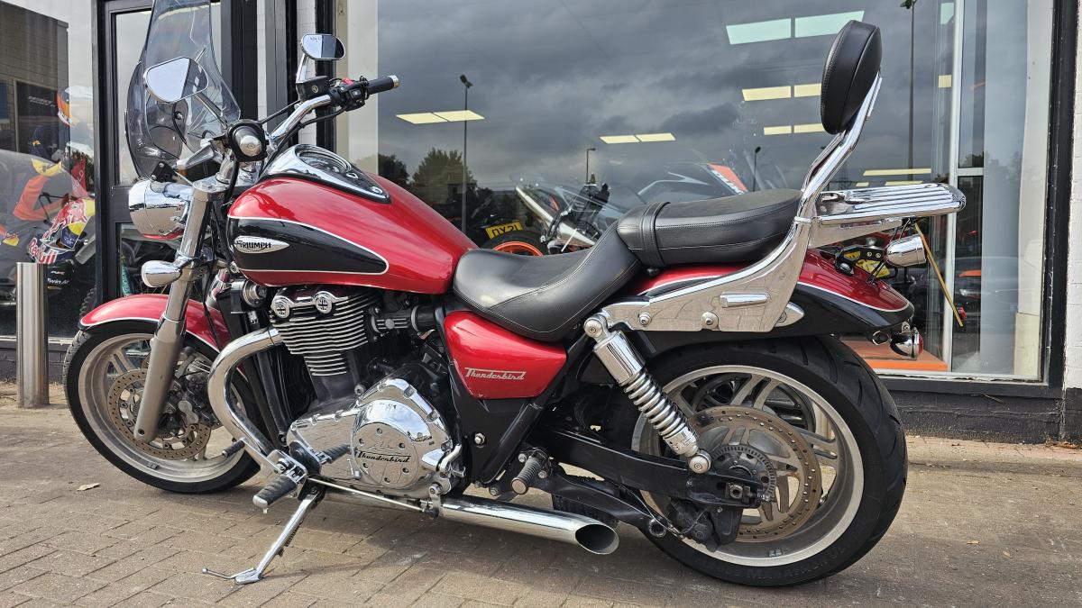 
								TRIUMPH THUNDERBIRD 1600 full									