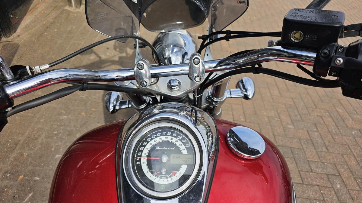 
								TRIUMPH THUNDERBIRD 1600 full									