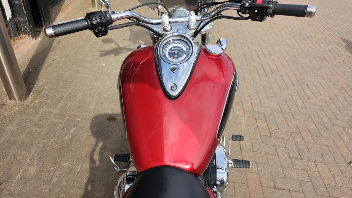
								TRIUMPH THUNDERBIRD 1600 full									