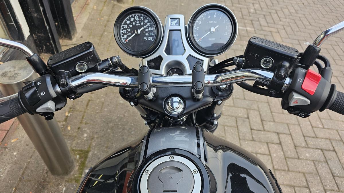 
								Honda CB 1100 NA-K full									