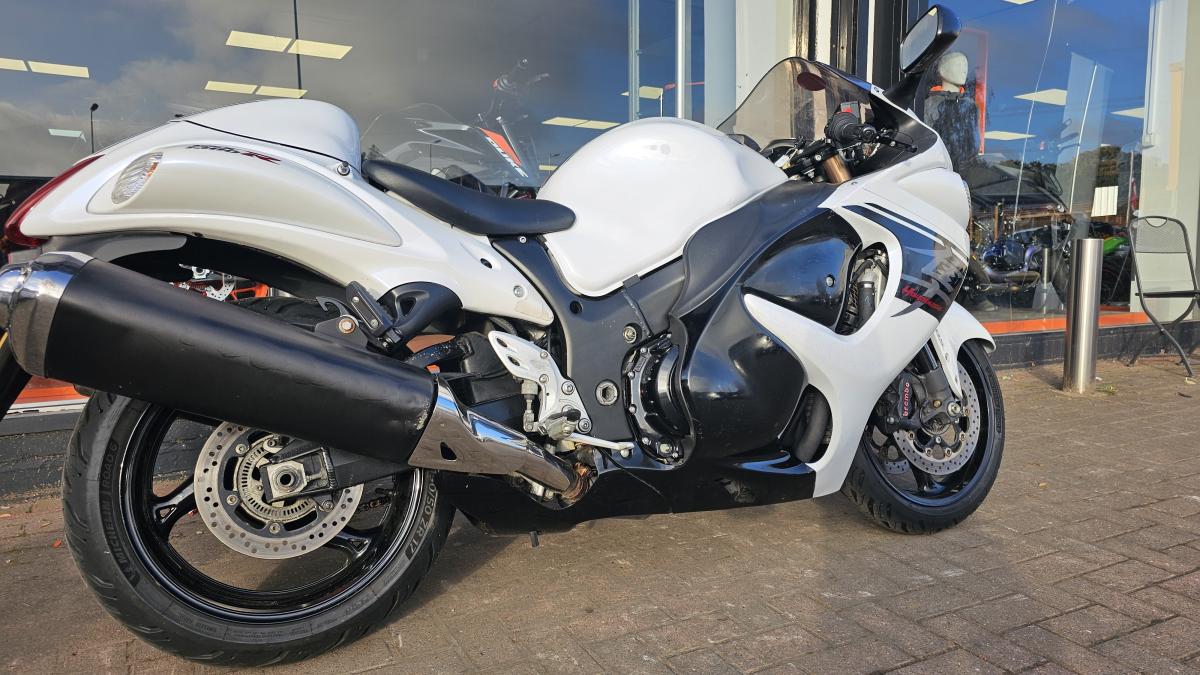 Suzuki GSX 1300 RA L7