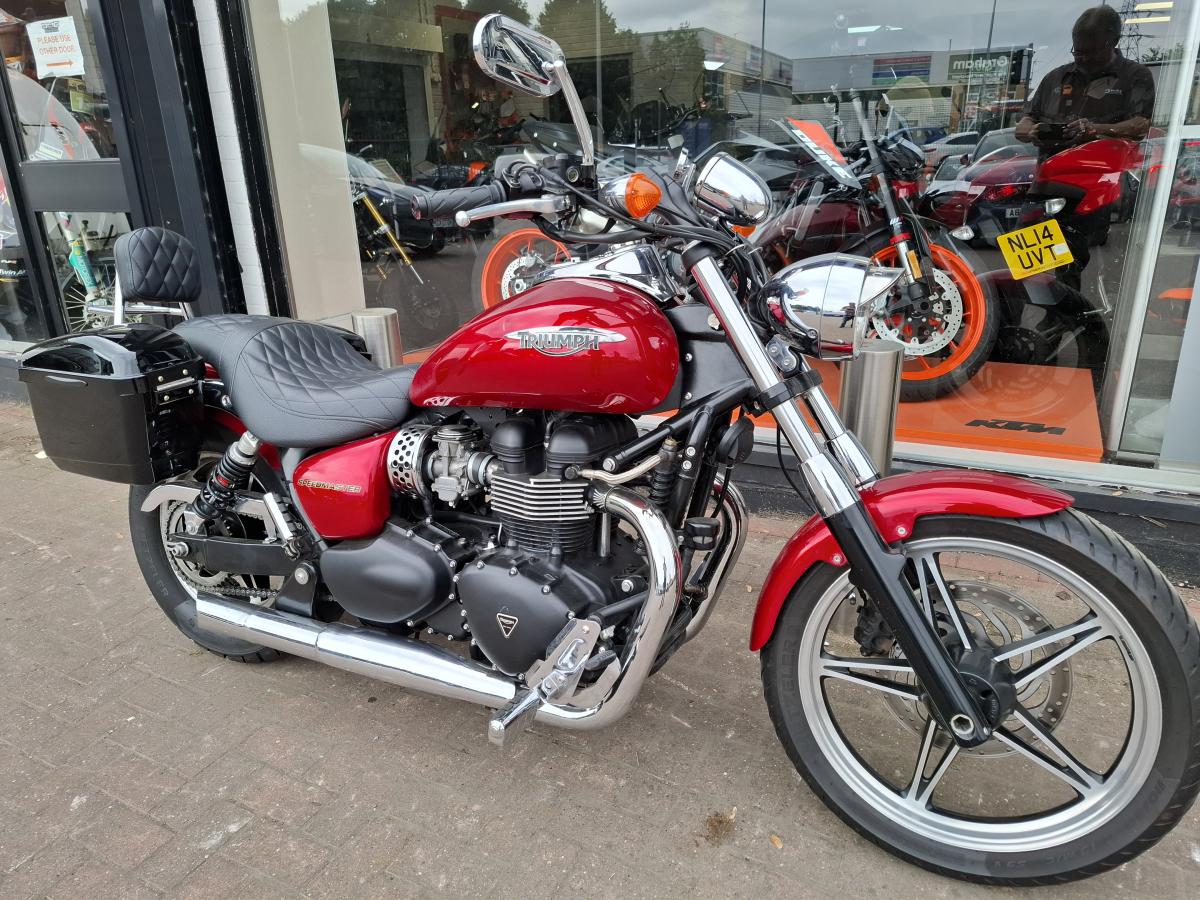 TRIUMPH SPEED MASTER 865