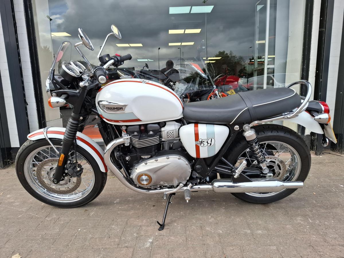 TRIUMPH BONNEVILLE T100