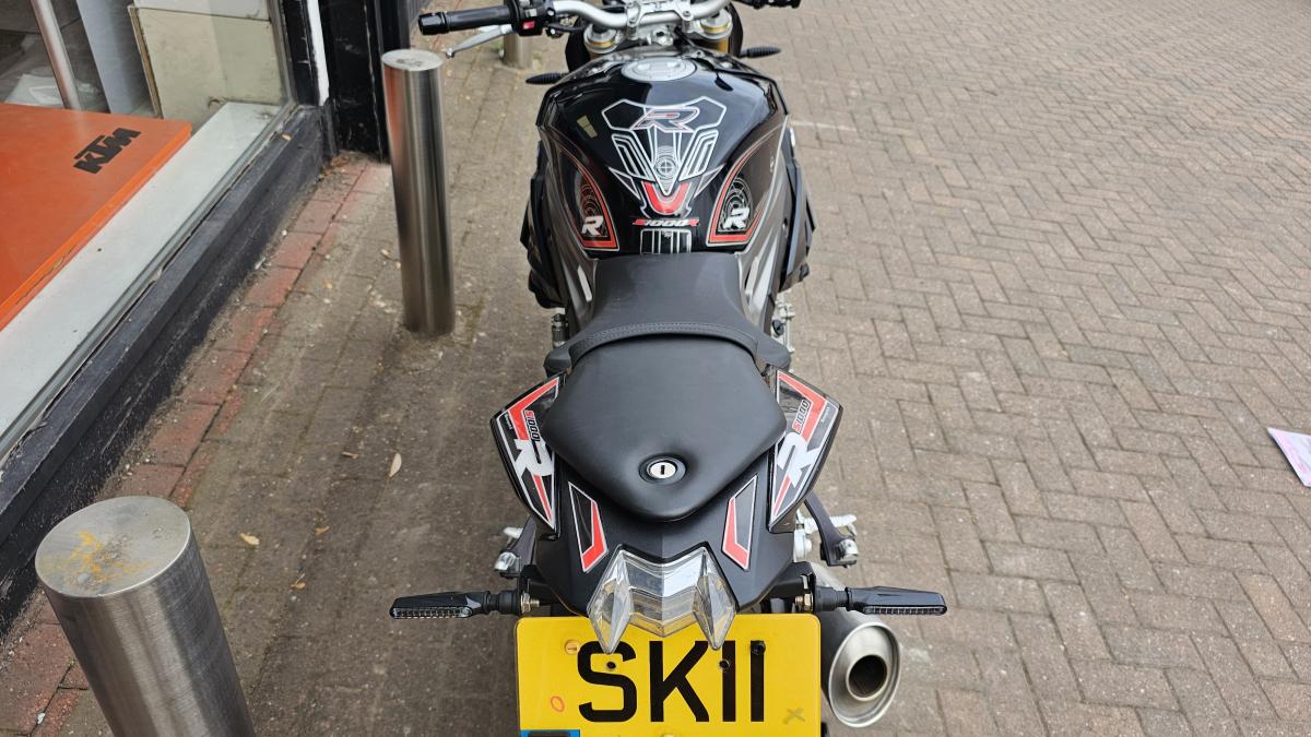 
								BMW S 1000 R full									