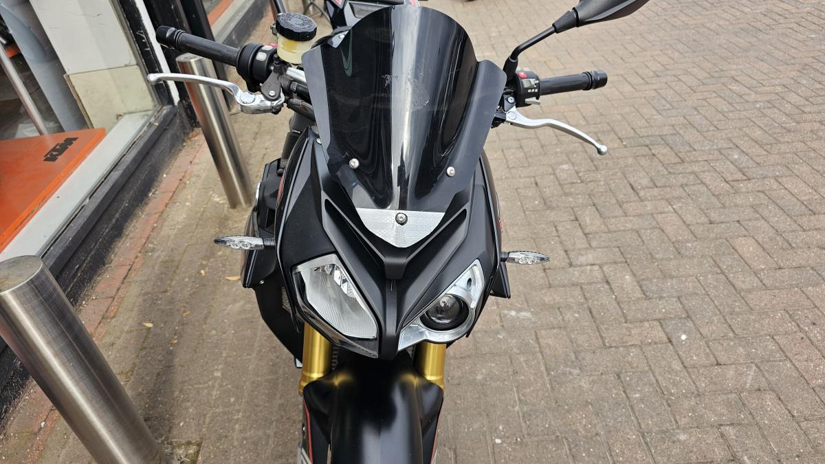 
								BMW S 1000 R full									