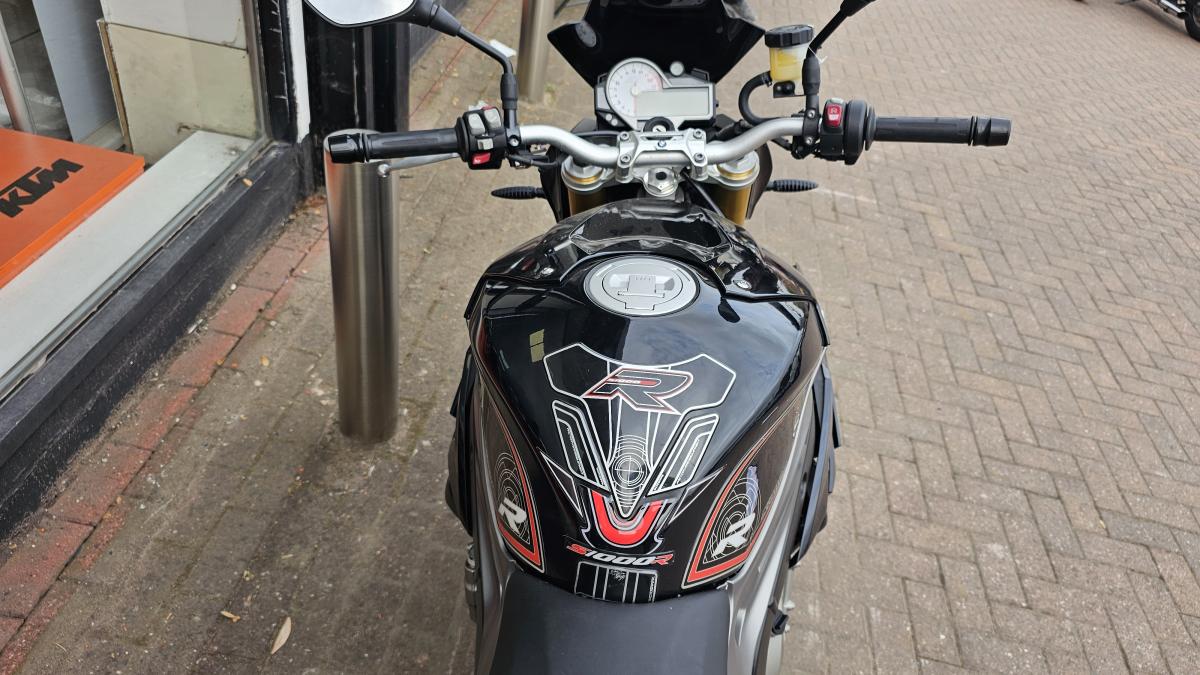 
								BMW S 1000 R full									