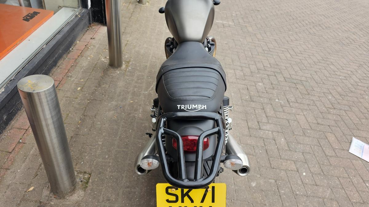 
								Triumph BONNEVILLE STREET TWIN full									