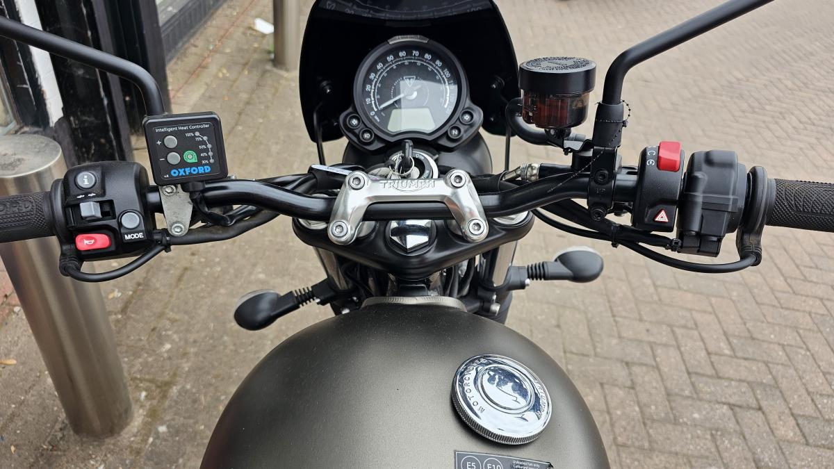 
								Triumph BONNEVILLE STREET TWIN full									