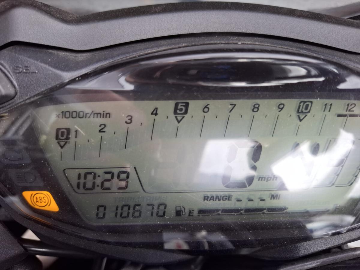 
								Suzuki GSXS 1000 full									