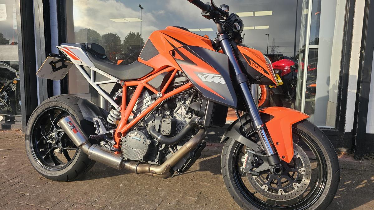 KTM 1290 SUPERDUKE R 15