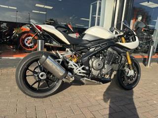
								TRIUMPH SPEED TRIPLE 1200 RR full									