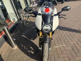 
								TRIUMPH SPEED TRIPLE 1200 RR full									