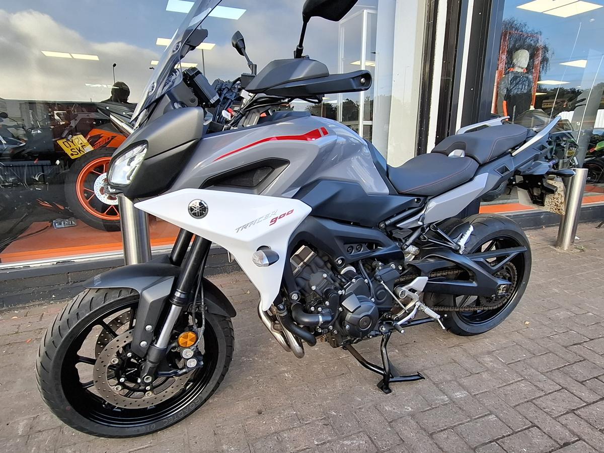 YAMAHA TRACER 900