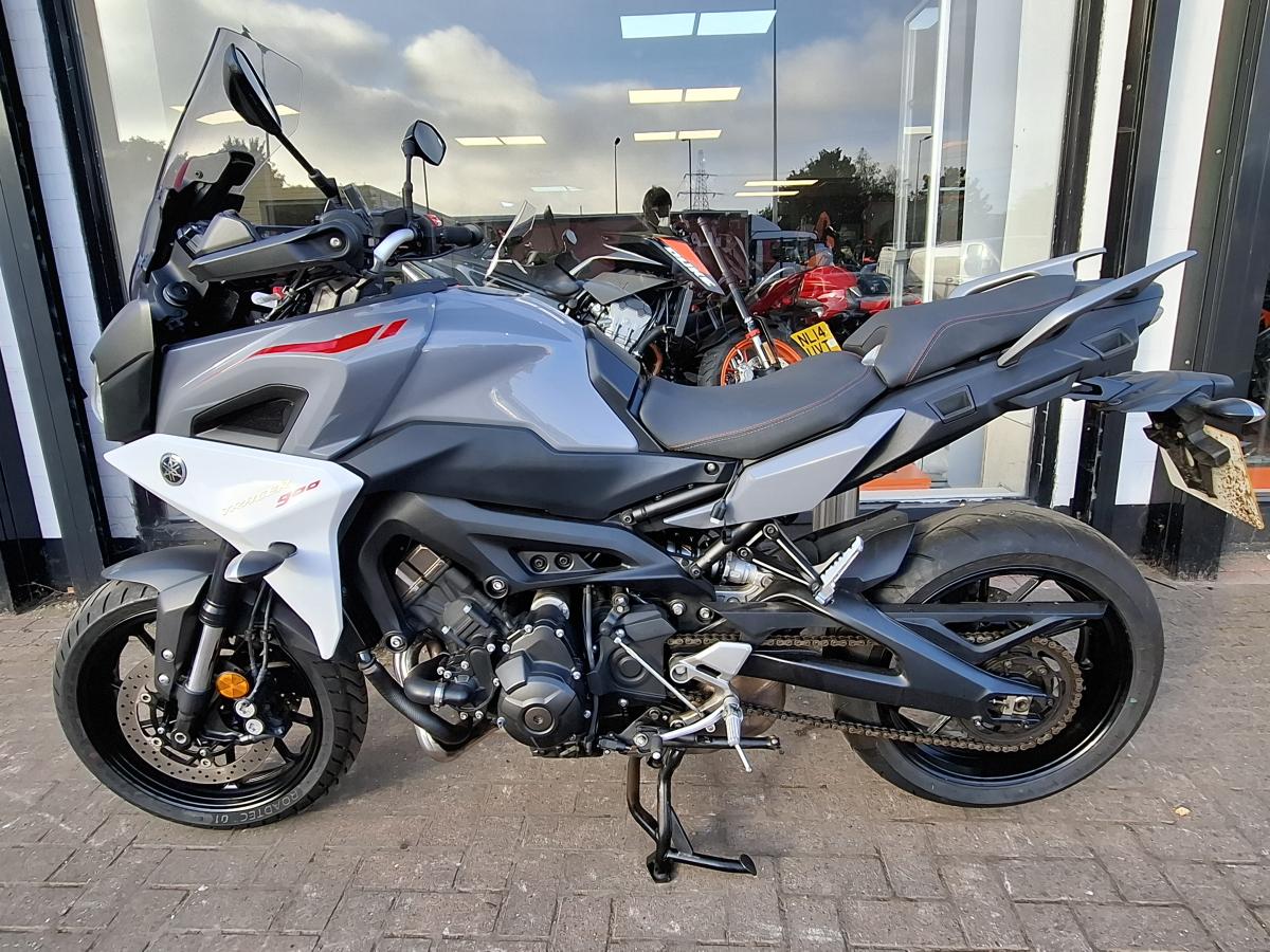 YAMAHA TRACER 900