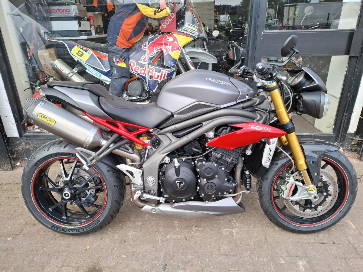 TRIUMPH SPEED TRIPLE R 1050