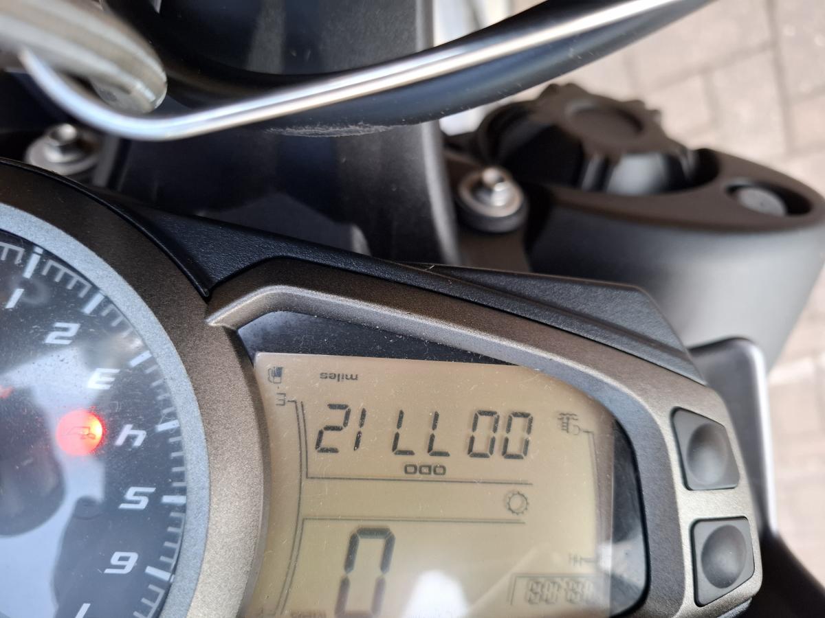 TRIUMPH SPEED TRIPLE R 1050