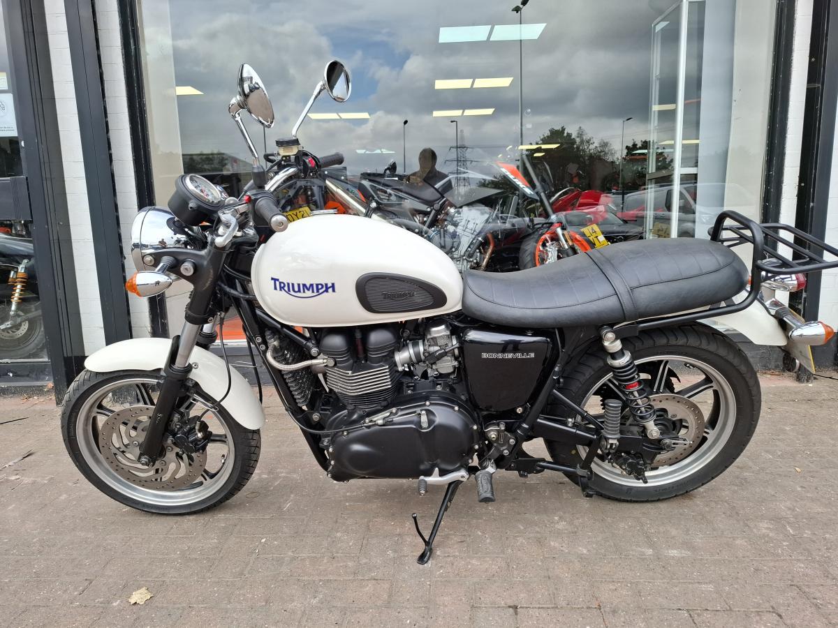
								TRIUMPH BONNEVILLE 865 full									