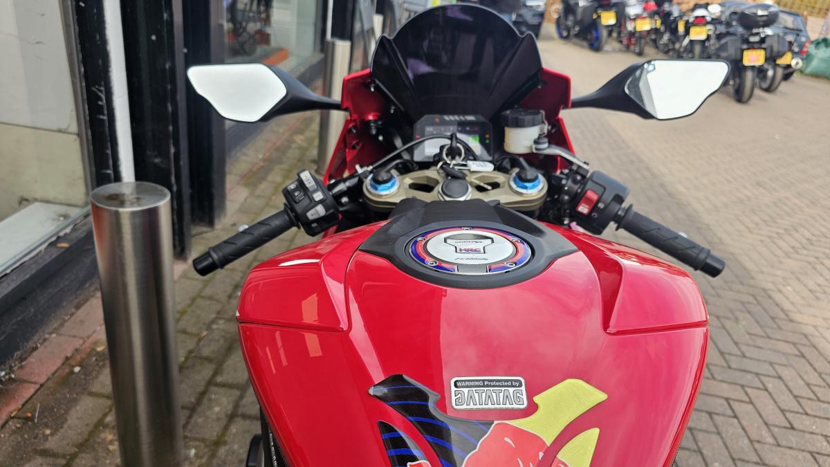 
								HONDA CBR 1000 S1-J full									