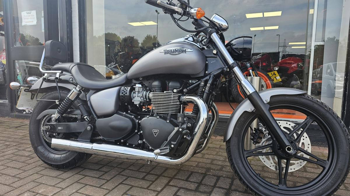 TRIUMPH SPEED MASTER 865