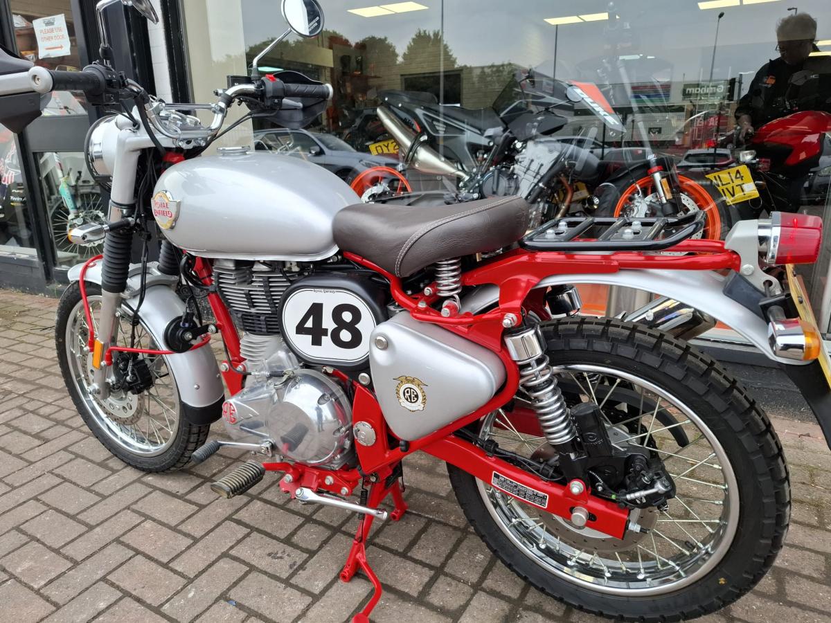 
								ROYAL ENFIELD BULLET TRIALS 500 full									