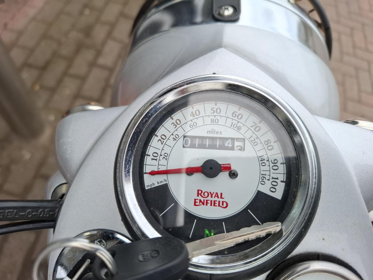 
								ROYAL ENFIELD BULLET TRIALS 500 full									