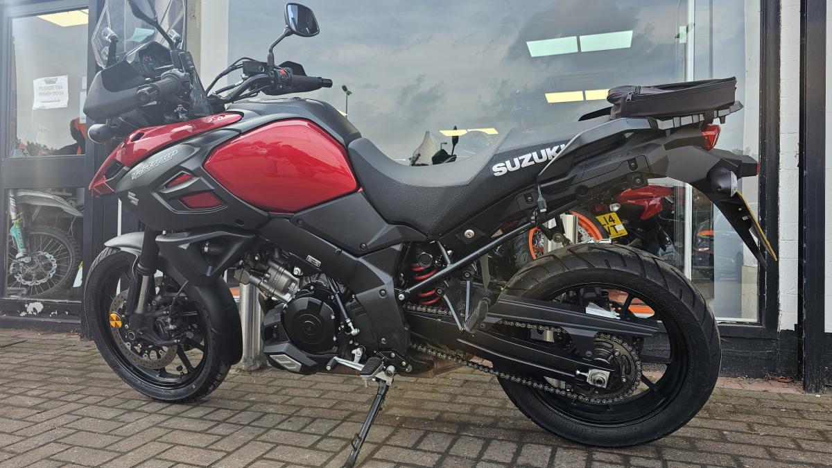 
								Suzuki DL 1000 AL9 ABS full									